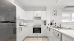 Köök või kööginurk majutusasutuses Unit 3 21 Park Generous and Comfortable Beachside Abode