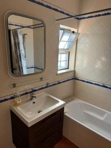 Koupelna v ubytování Nature House Almograve T2 - Fishermen's Trail