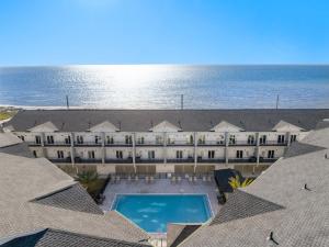 Kolam renang di atau di dekat One More Time Again by Pristine Properties Vacation Rentals