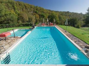 Bazén v ubytování Hotel Le Pozze Di Lecchi nebo v jeho okolí