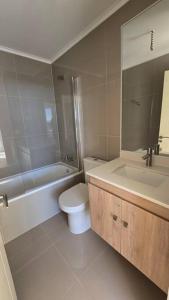 Et badeværelse på Dpto Nuevo Centro Osorno