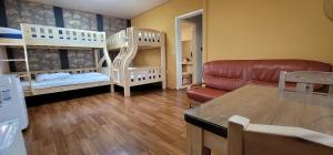 Postel nebo postele na pokoji v ubytování Delta Hotel
