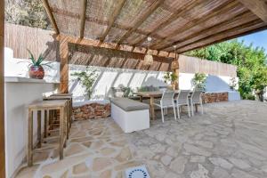 Balkón alebo terasa v ubytovaní ROMERO - Managed by Almarina Villas