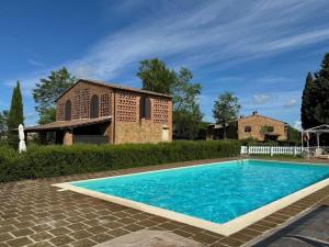 Bazén v ubytování Montaione Oasis Shared Villa nebo v jeho okolí
