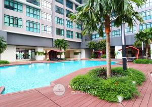 Bazén v ubytování Conezion Near IOI City Mall, MAEPS Serdang, Putrajaya by Cloud Host nebo v jeho okolí + 36 fotografií