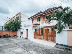 Bygningen som villaen ligger i