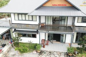 Μπαλκόνι ή βεράντα στο Gia Phát Villa +2 φωτογραφίες
