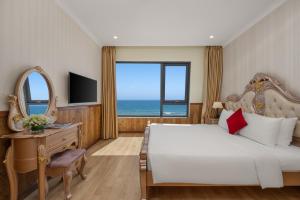 Sjónvarps- og/eða afþreyingartæki á Serene Beach Hotel Danang