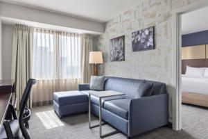 Posezení v ubytování Residence Inn by Marriott The Bronx at Metro Center Atrium