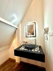 Cucina o angolo cottura di Rustic Cottages Udawalawe