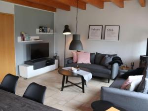 O zonă de relaxare la Dream on the dike 2 Comfortable Vacation Home