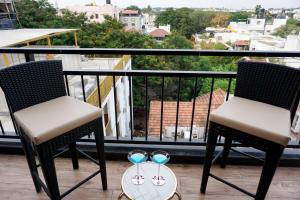 Photo de la galerie de l'établissement The Pentouz on 100 Feet Road Indiranagar - An Urban Luxury Retreat, à Bangalore