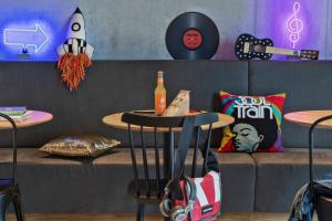 Istumisnurk majutusasutuses Moxy Rapperswil