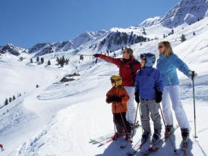 Hostia v ubytovaní Apartment in Ötztal near Ski Slopes
