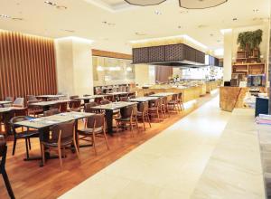 Hotel Skypark Central Seoul Pangyo餐廳或用餐的地方