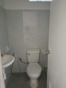 Koupelna v ubytování TD ROOMSTAY + 10 fotografií