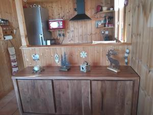 Η κουζίνα ή μικρή κουζίνα στο Le Chalet