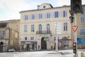 Η γειτονιά γύρω από ή μία γειτονιά κοντά σε αυτό το διαμέρισμα +8 φωτογραφίες