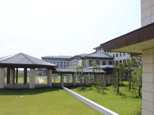 Κήπος έξω από το Suqian Canal Jinling Hotel