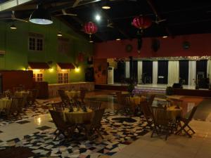 Restaurace v ubytování Hotel Intan Cirebon
