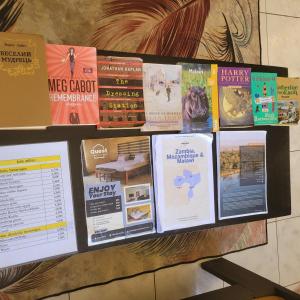 Certificado, premio, señal o documento que está expuesto en Quest