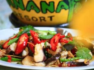 Jídlo v rezortu nebo okolí + 67 fotografií