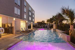 Bazén v ubytování SpringHill Suites by Marriott Austin Cedar Park nebo v jeho okolí