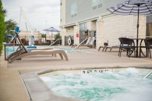 Bazén v ubytování SpringHill Suites by Marriott Austin Cedar Park nebo v jeho okolí