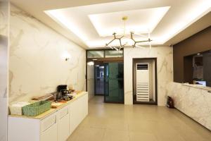 Yongin(Giheung) M7 Hotel的厨房或小厨房