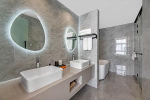 O baie la New Century Mansion Hotel Cixi Guanhaiwei