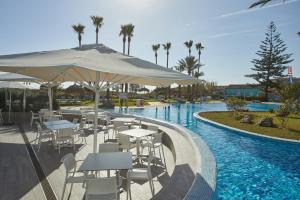 Бассейн в Playa Esperanza Resort Affiliated by Meliá или поблизости