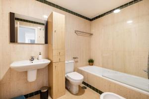 A bathroom at Casa del Mar
