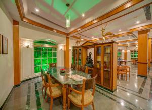 Renest Shraddha Inn - Shirdi餐厅或其他用餐的地方