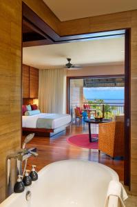 Letto o letti in una camera di Le Jadis Beach Resort & Wellness - Managed by Banyan Tree Hotels & Resorts