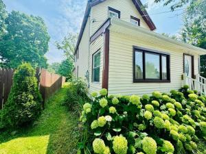 Zahrada ubytování 4BR-1.5BA Electric Vehicle Charger-25min Falls