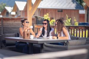Hostia v ubytovaní Kreischberg Chalets by ALPS RESORTS