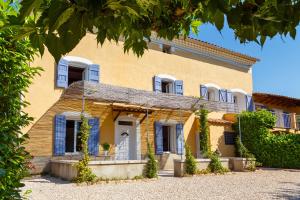 Budova, kde se prázdninový dům nachází