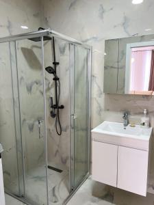Ένα μπάνιο στο Boulevard Apartment