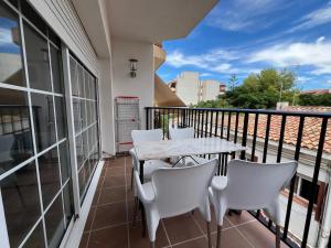 Fotografie z fotogalerie ubytování Un gustazo de apartamento con piscina en el centro v destinaci Calafell