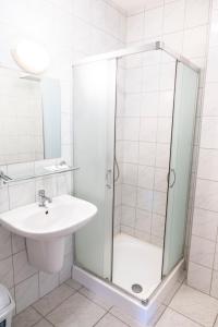 A bathroom at Bagoly Fogadó