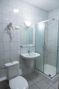 A bathroom at Bagoly Fogadó