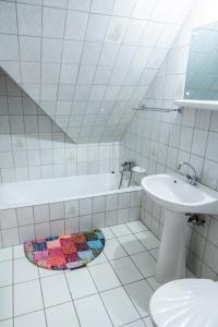 A bathroom at Bagoly Fogadó