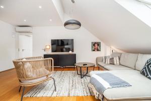 Posezení v ubytování Luxurious 3bed very spacious apt in the best area