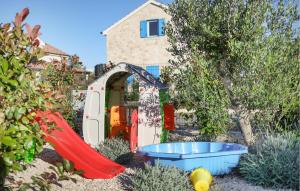 Bassein majutusasutuses Awesome Home In Pasman või selle lähedal +33 fotot