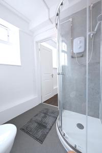 Koupelna v ubytování Peaceful and central Leicester Square Apartment