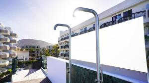 Το κτήριο όπου στεγάζεται  το διαμέρισμα +50 φωτογραφίες