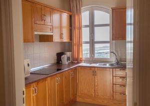 Kuchnia lub aneks kuchenny w obiekcie Coral Los Silos - Your Natural Accommodation Choice