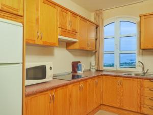 Kuchnia lub aneks kuchenny w obiekcie Coral Los Silos - Your Natural Accommodation Choice