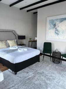 Fotografie z fotogalerie ubytování Serene Suite On The Dam v destinaci Hartbeespoort