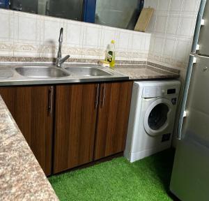 Kuchyň nebo kuchyňský kout v ubytování Abu Dhabi Center - Unique Bed Space
